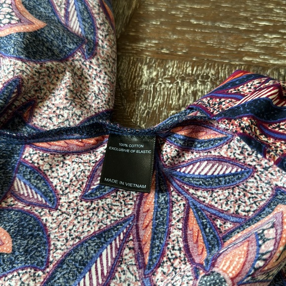 Gorgeous Evereve Floral Dress Size Small NWT - Picture 10 of 11